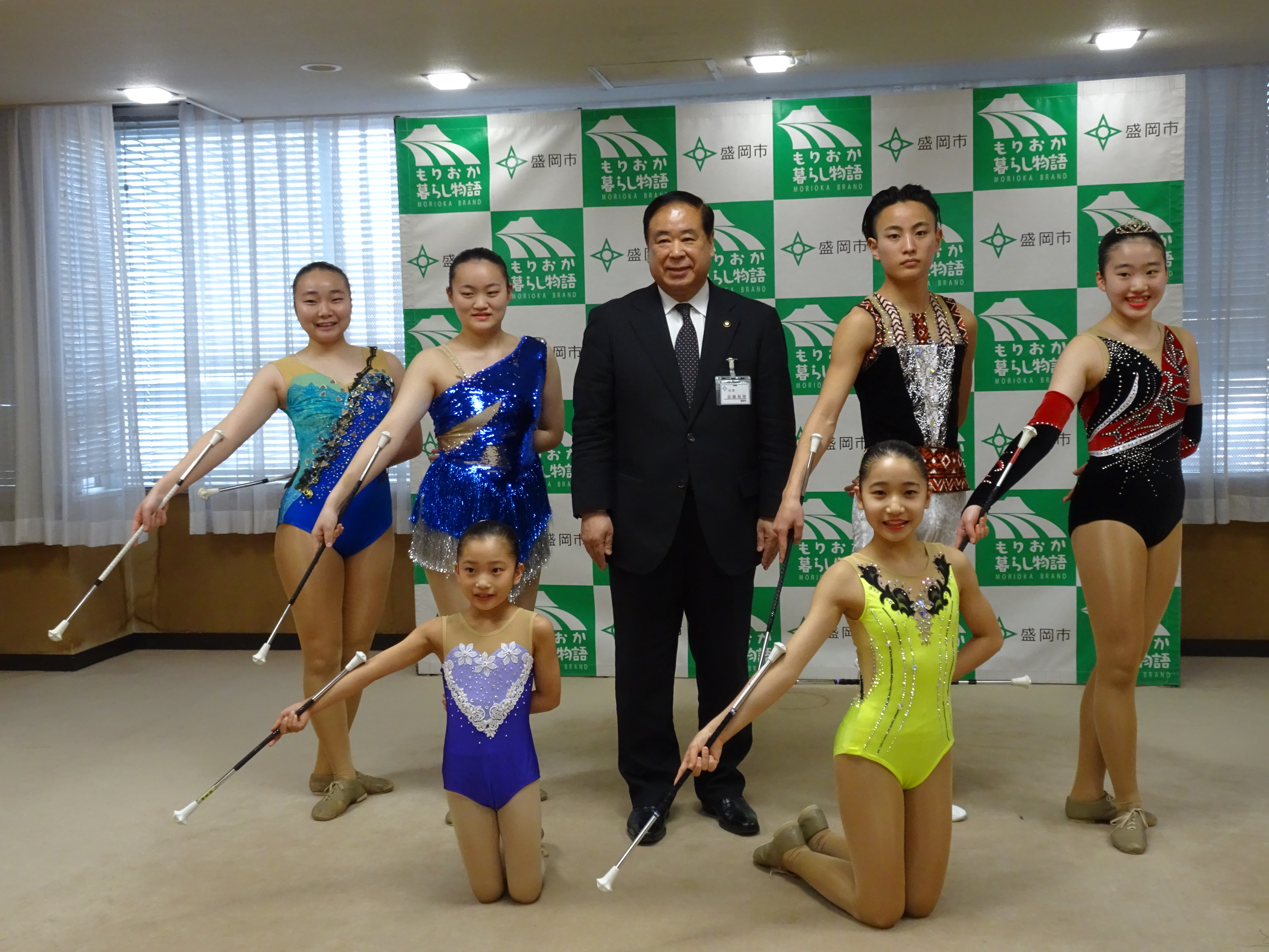 Zealバトントワラーズが全国大会出場を市長に報告しました | 盛岡広域